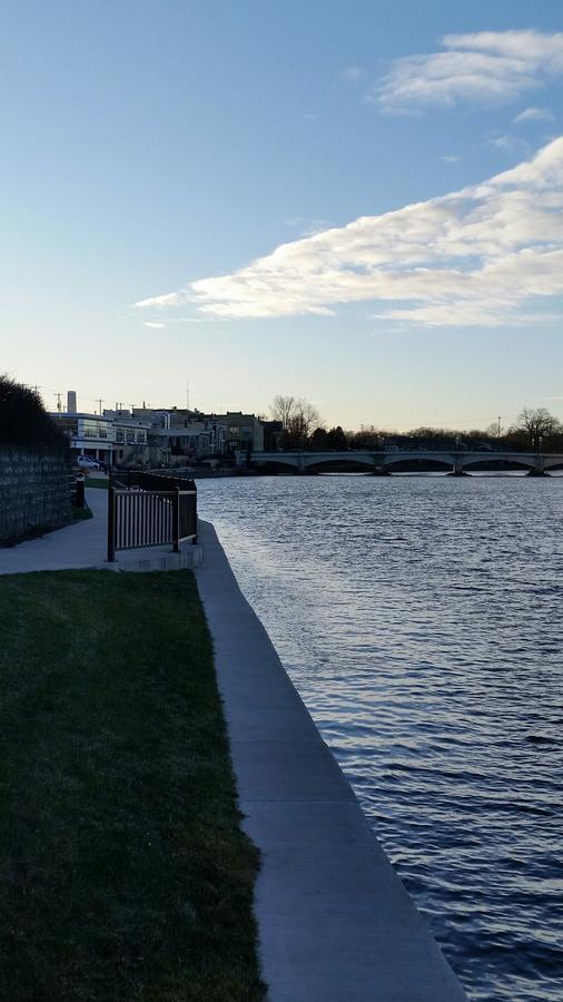 Riverwalk Inn & Suites Fort Atkinson Buitenkant foto
