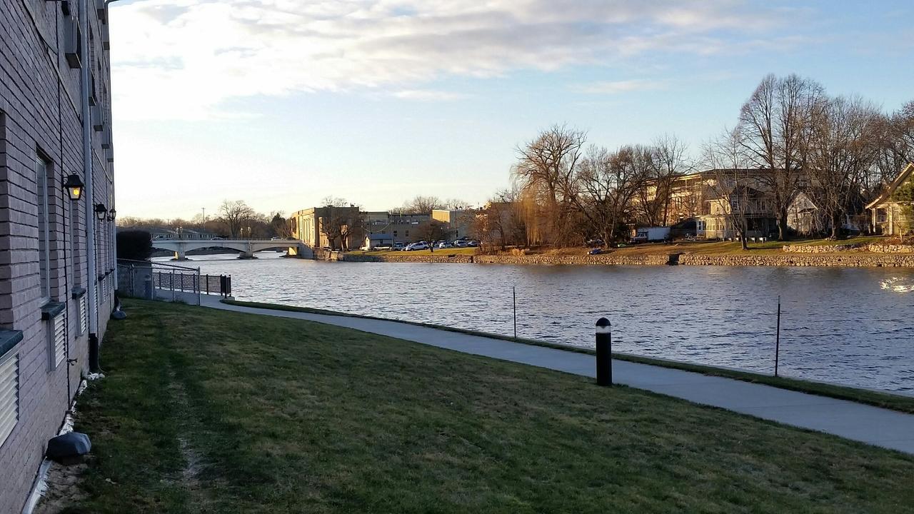 Riverwalk Inn & Suites Fort Atkinson Buitenkant foto