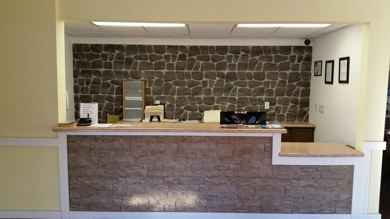 Riverwalk Inn & Suites Fort Atkinson Buitenkant foto