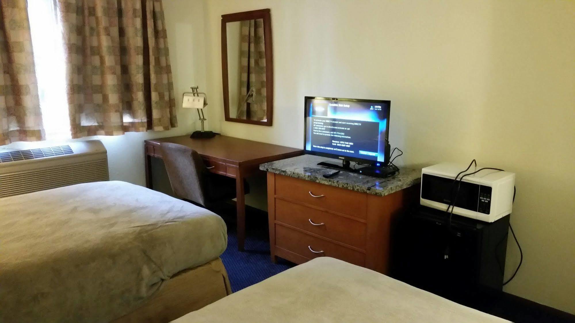 Riverwalk Inn & Suites Fort Atkinson Buitenkant foto