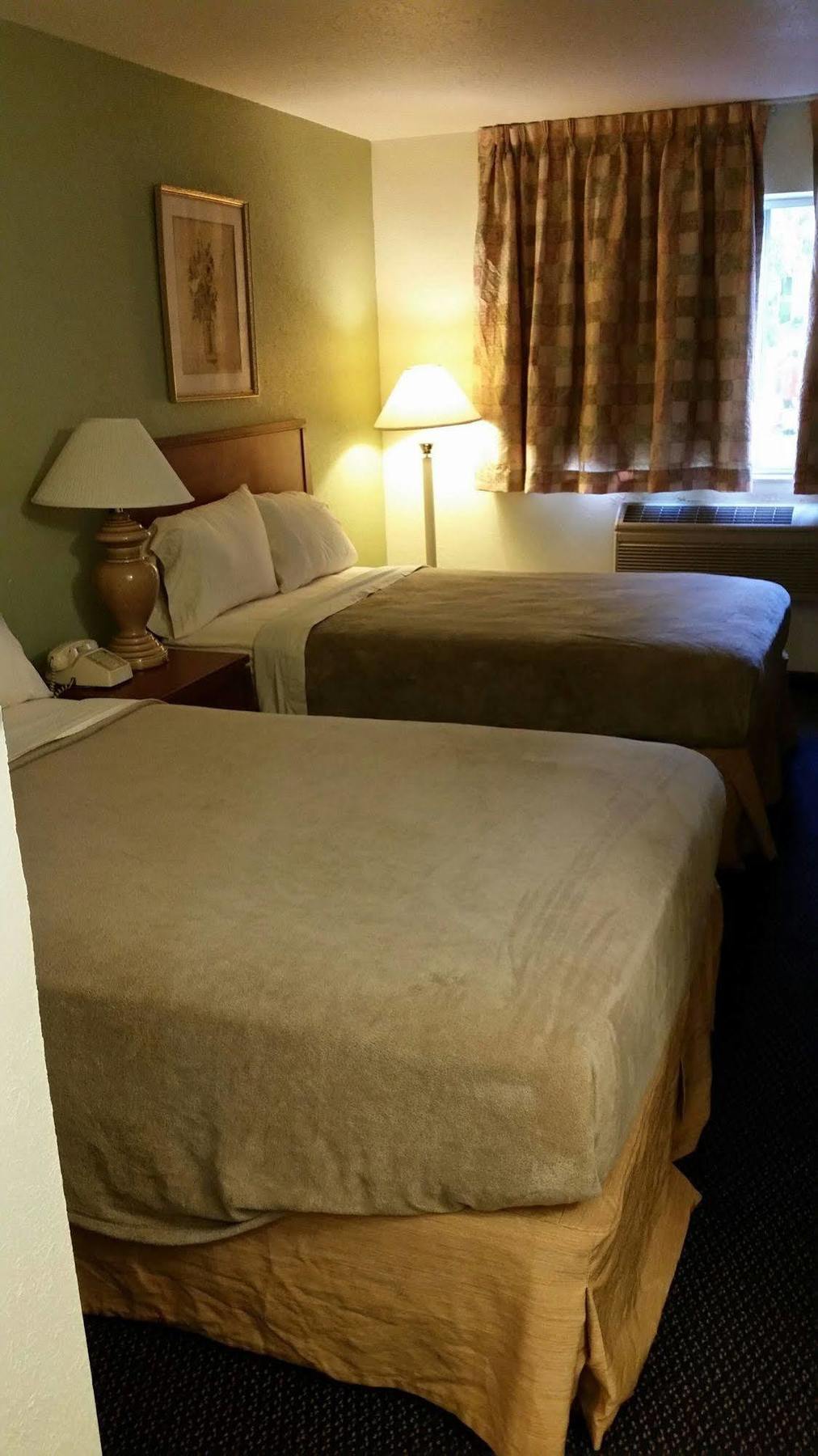 Riverwalk Inn & Suites Fort Atkinson Buitenkant foto