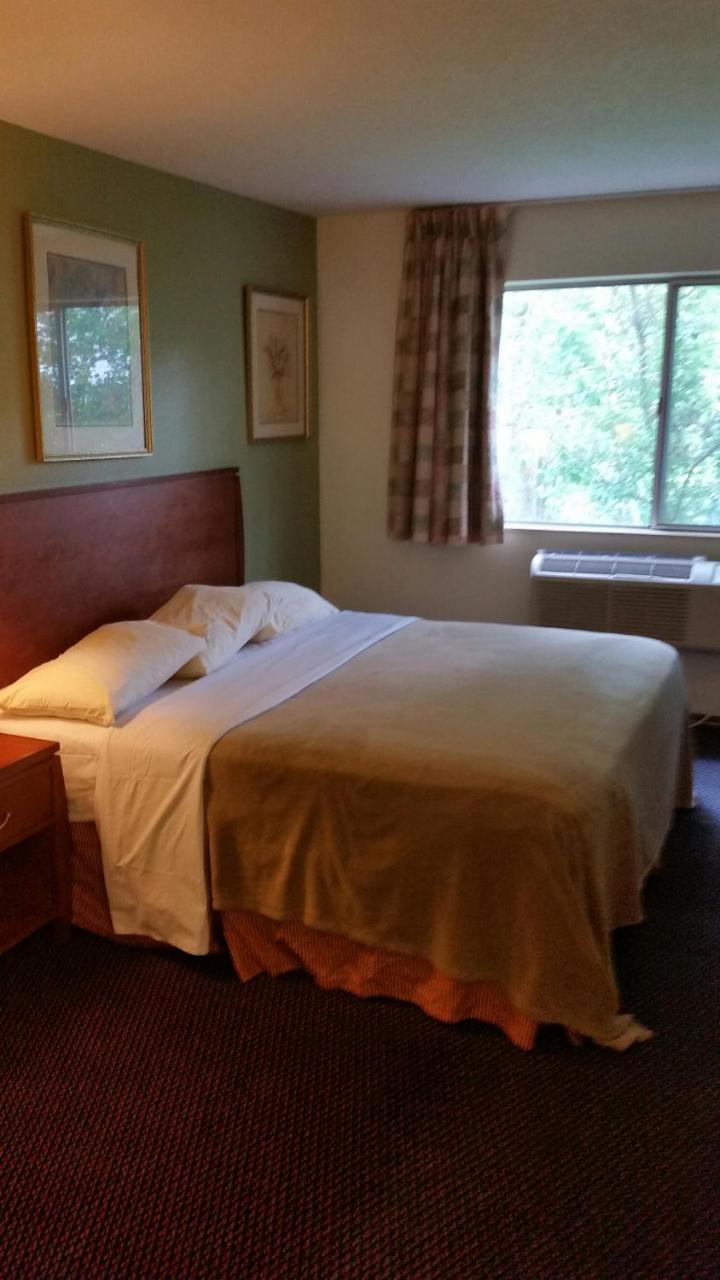 Riverwalk Inn & Suites Fort Atkinson Buitenkant foto